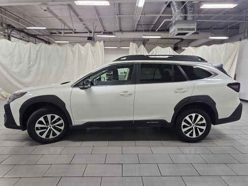 Used 2024 Subaru Outback Premium AWD/4WD image 11