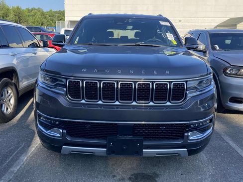 Used 2024 Jeep Wagoneer L Series II RWD image 2