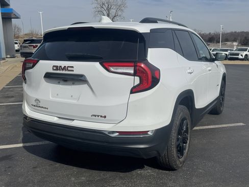 Used 2023 GMC Terrain AT4 image 4