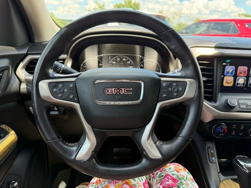 Used 2019 GMC Acadia Denali w/ Technology Package FWD image 24