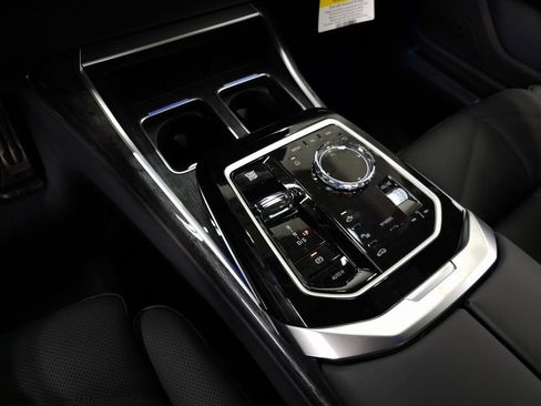 New 2026 BMW 740i xDrive image 30