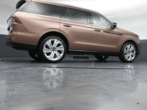 Certified 2025 Lincoln Navigator Black Label AWD/4WD image 44