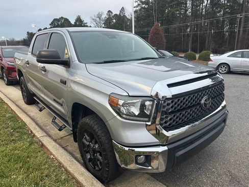 Used 2020 Toyota Tundra SR5 image 3