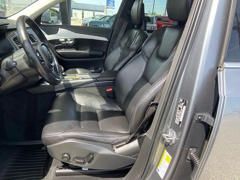Used 2018 Volvo XC90 T5 Momentum w/ Convenience Package AWD/4WD image 9
