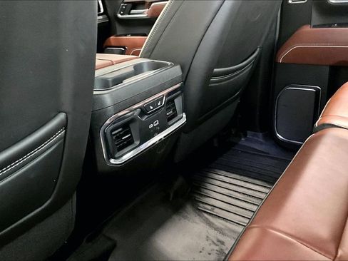 Used 2024 GMC Sierra 2500 Denali Ultimate image 11