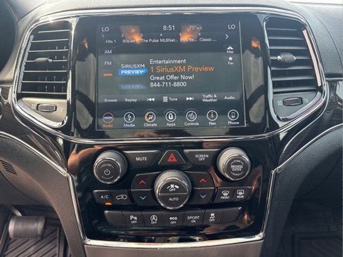 Used 2019 Jeep Grand Cherokee Overland image 11