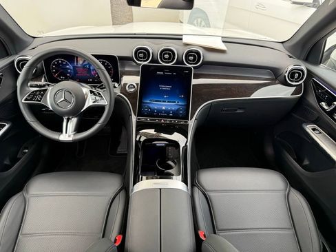 Certified 2024 Mercedes-Benz GLC 300 4MATIC image 11