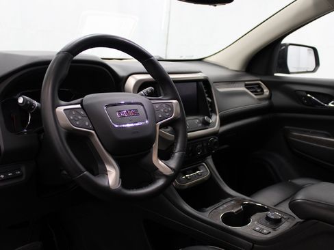 Used 2023 GMC Acadia Denali w/ Denali Technology Package image 15