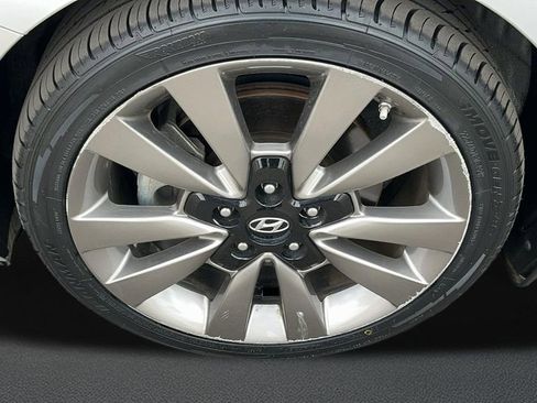 Used 2018 Hyundai Elantra GT Sport image 10