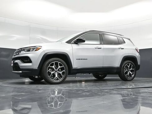 Used 2025 Jeep Compass Limited AWD/4WD image 61