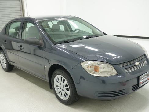 Used 2009 Chevrolet Cobalt LS w/ Protection Package FWD image 3