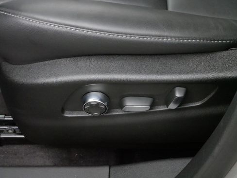 Certified 2025 Cadillac XT4 Premium Luxury image 20