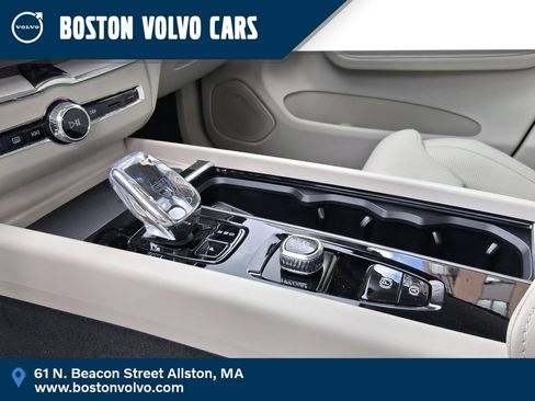 New 2026 Volvo XC60 T8 Ultra w/ Protection Package Premier AWD/4WD image 10