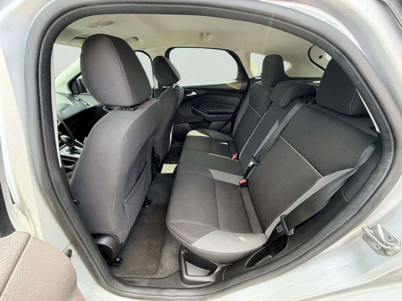 Used 2014 Ford Focus SE FWD image 22