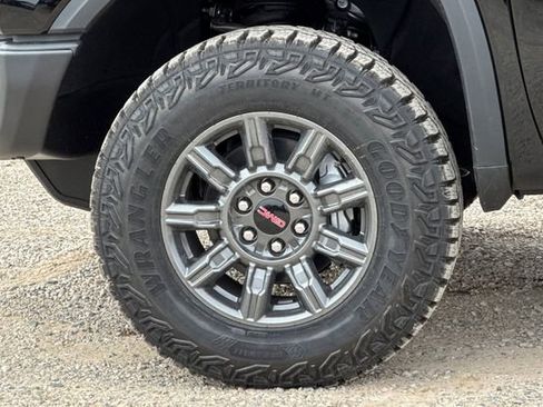 New 2026 GMC Sierra 1500 AT4X w/ LPO, Black Badging Package AWD/4WD image 32