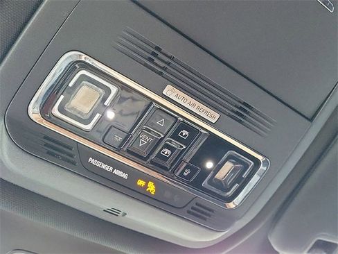 Used 2022 Lincoln Aviator Reserve w/ Elements Package Plus image 25