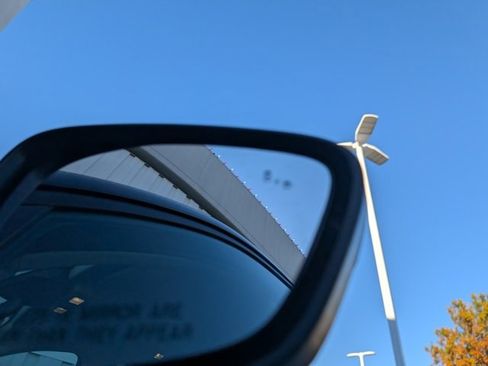 Used 2022 Ford Escape SE w/ SE Sport Appearance Package image 27