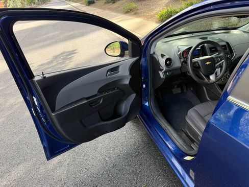 Used 2013 Chevrolet Sonic LT image 10