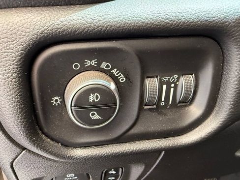Used 2019 RAM 1500 Big Horn RWD image 17