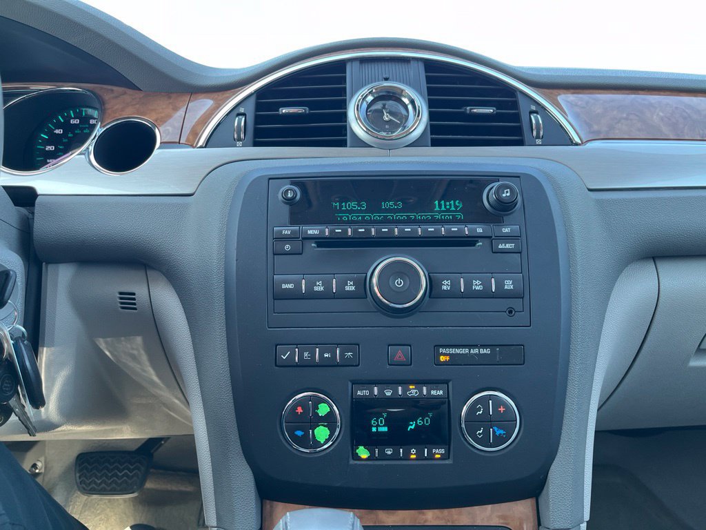 Used 2011 Buick Enclave CXL w/ Trailering Provision Package FWD image 16