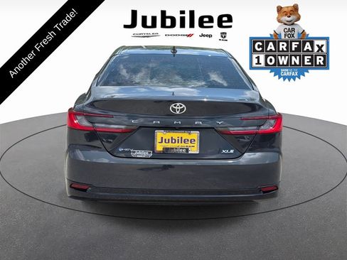 Used 2025 Toyota Camry XLE FWD image 3