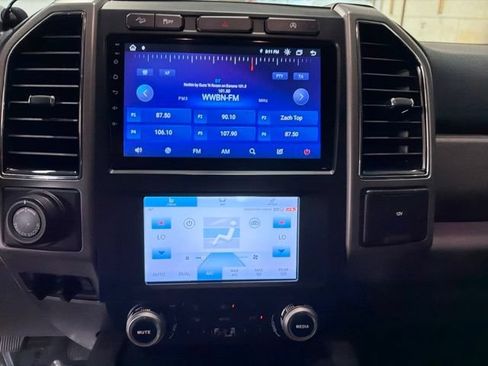 Used 2018 Ford Expedition XLT AWD/4WD image 14