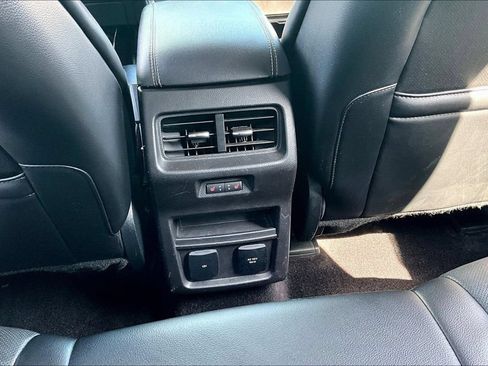 Used 2017 Ford Edge Titanium w/ Equipment Group 301A AWD/4WD image 10