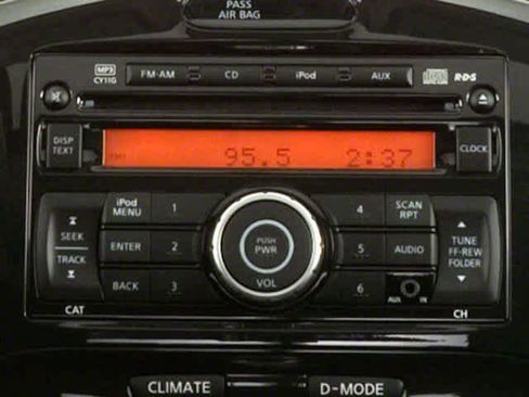 Used 2013 Nissan Juke SL FWD image 12