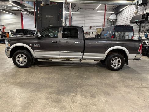 Used 2016 RAM 2500 Laramie AWD/4WD image 34