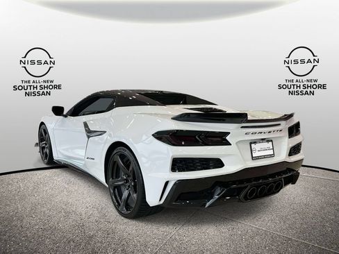 Used 2023 Chevrolet Corvette Z06 w/ Stealth Interior Trim Package RWD image 5