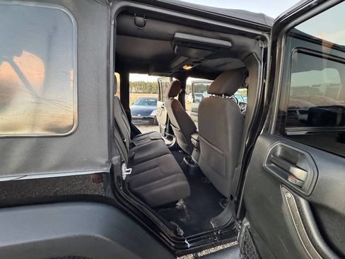 Used 2017 Jeep Wrangler Unlimited Sport AWD/4WD image 13