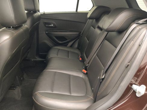 Used 2020 Chevrolet Trax Premier AWD/4WD image 18