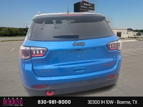 Used 2025 Jeep Compass Trailhawk image 10