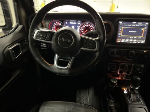 Used 2020 Jeep Gladiator Mojave w/ Dual Top Group AWD/4WD image 11