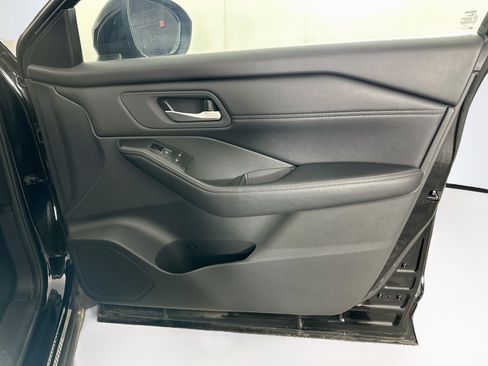 Used 2026 Nissan Rogue SL FWD image 31
