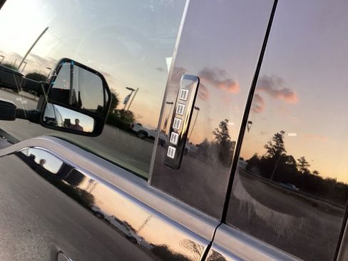 Used 2021 Ford F250 XLT w/ XLT Premium Package image 13