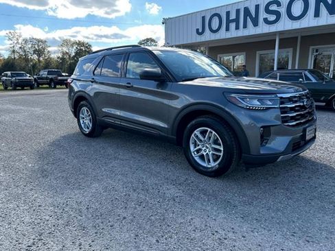 New 2026 Ford Explorer Active w/ Active Comfort Package image 2
