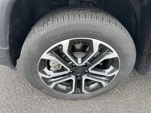 Used 2023 Jeep Compass Limited w/ Sun and Sound Group AWD/4WD image 6