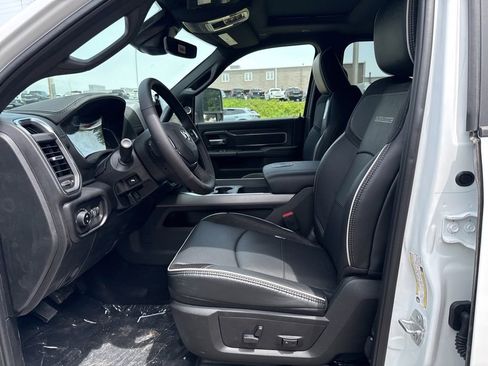 New 2026 RAM 2500 Laramie AWD/4WD image 15