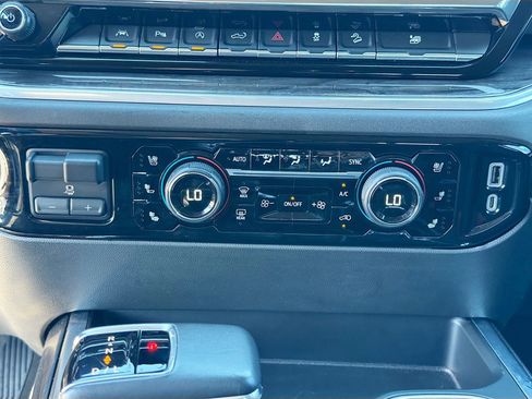 Used 2022 Chevrolet Silverado 1500 LTZ w/ LTZ Premium Package image 51