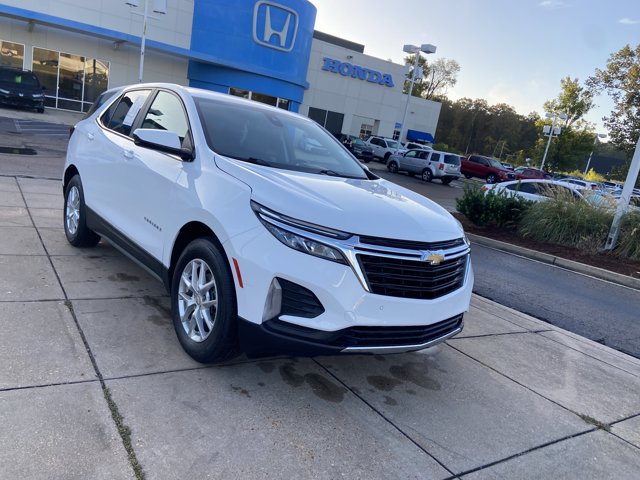 Used 2023 Chevrolet Equinox LT w/ Driver Convenience Package FWD image 2