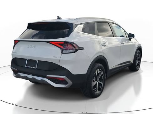 Used 2023 Kia Sportage EX image 4