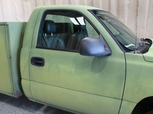 Used 2006 Chevrolet Silverado 2500 W/T w/ Heavy-Duty Power Package image 11