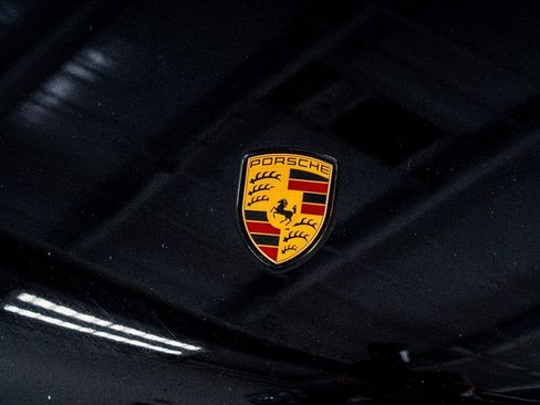 Used 2023 Porsche Macan image 16