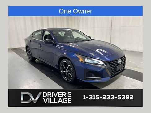Used 2023 Nissan Altima 2.5 SR w/ SR Premium Package AWD/4WD image 1