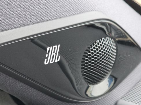 Used 2022 Toyota Avalon Limited w/ Advanced Safety Package FWD image 7