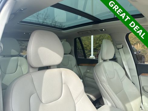 Used 2021 Volvo XC90 T6 Momentum w/ Advanced Package image 13