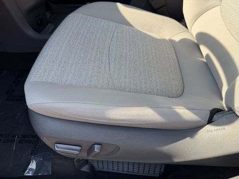 Used 2021 Toyota Sienna LE w/ LE Plus Package image 25