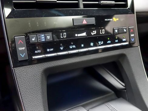 Certified 2022 Toyota Avalon Touring image 22