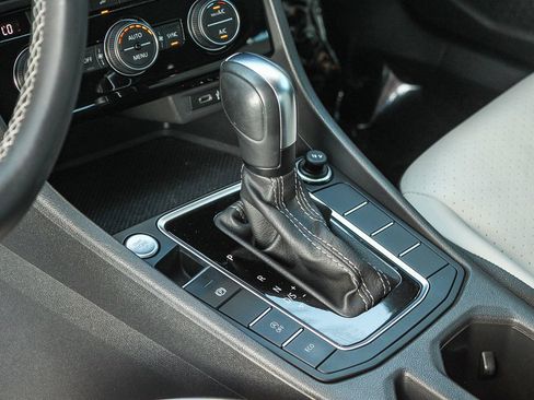 Certified 2021 Volkswagen Jetta R-Line w/ R-Line Cold Weather Package FWD image 20